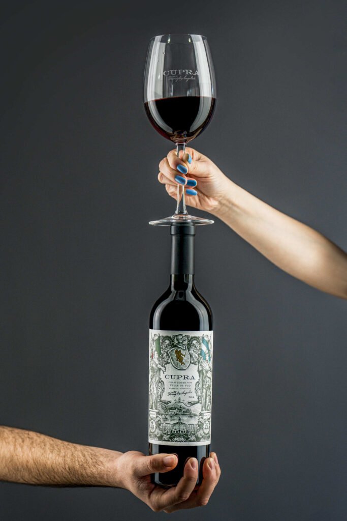 Cupra Gran Corte, copa y botella