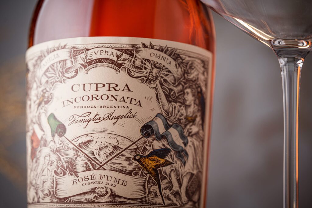 Detalle de la etiqueta de Cupra Incoronata Rosé Fumé